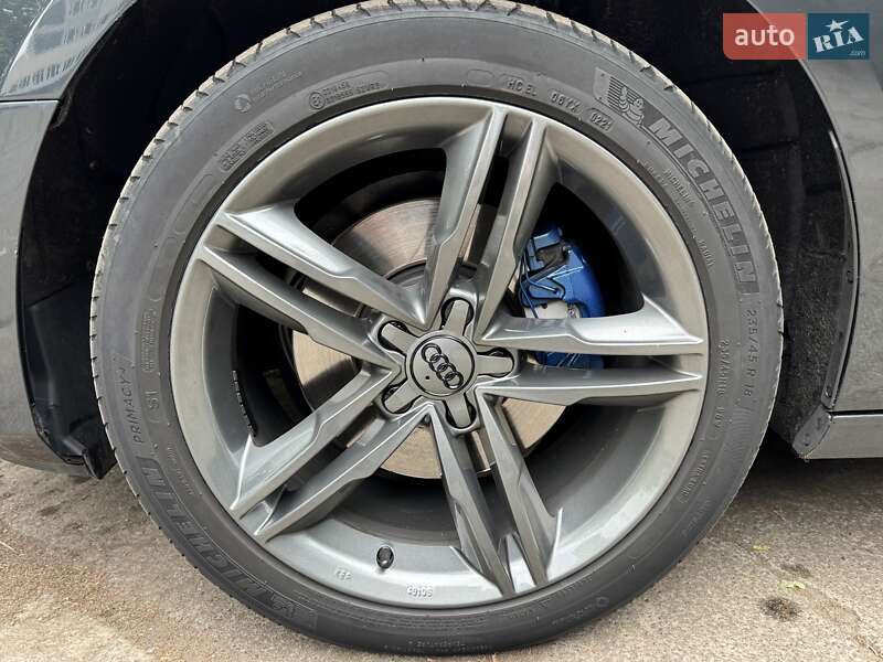 Универсал Audi A4 2016 в Киеве