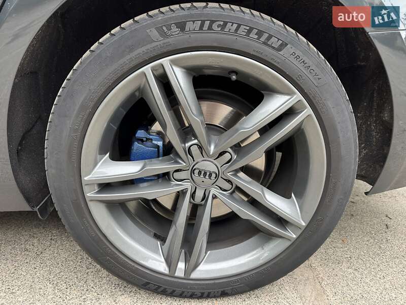 Универсал Audi A4 2016 в Киеве