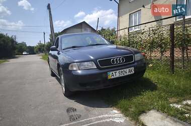 Седан Audi A4 1995 в Калуше