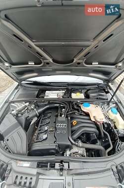 Седан Audi A4 2004 в 