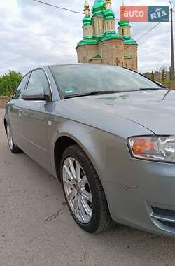 Седан Audi A4 2004 в 