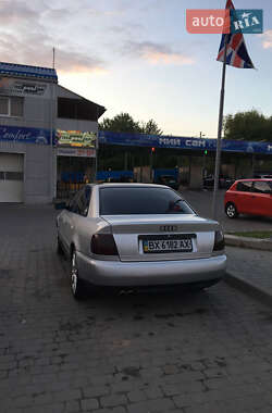 Седан Audi A4 1997 в 