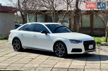 Седан Audi A4 2016 в 