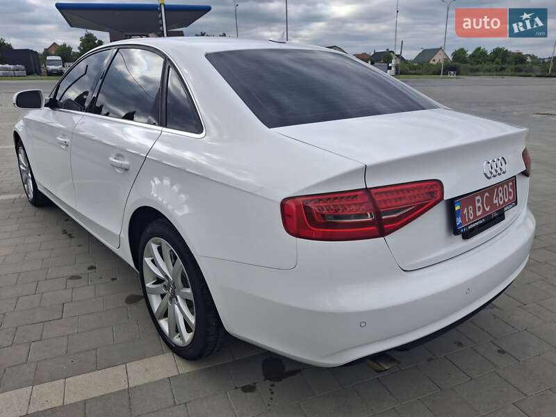 Седан Audi A4 2013 в Каменец-Подольском