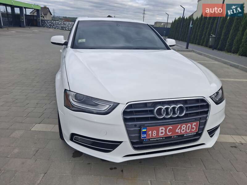 Седан Audi A4 2013 в Каменец-Подольском
