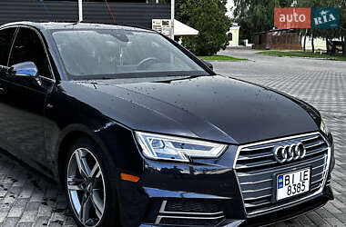 Седан Audi A4 2018 в 