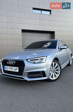 Седан Audi A4 2018 в 