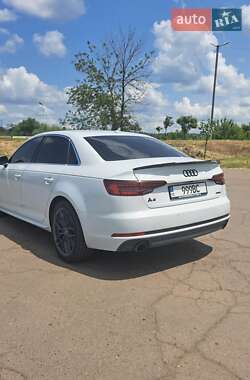 Седан Audi A4 2017 в 