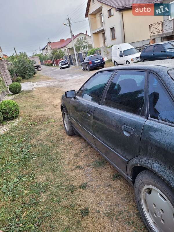 Седан Audi A4 1994 в Славуте