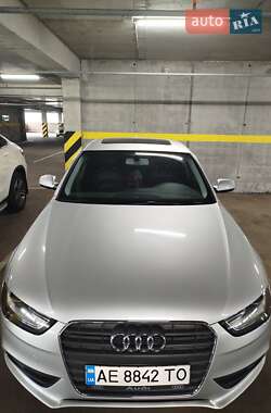 Седан Audi A4 2012 в 