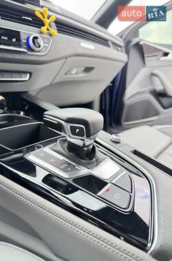 Седан Audi A4 2023 в 