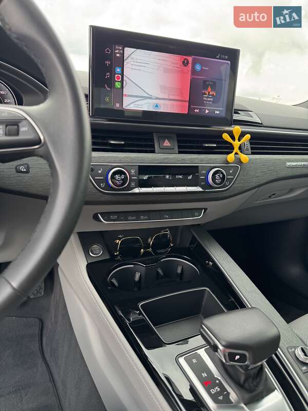 Седан Audi A4 2023 в Львове