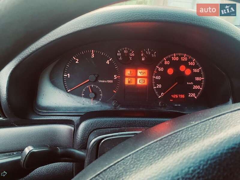Седан Audi A4 1995 в Черноморске