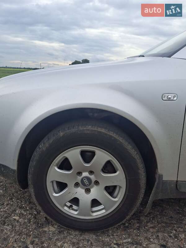 Универсал Audi A4 2003 в Ромнах