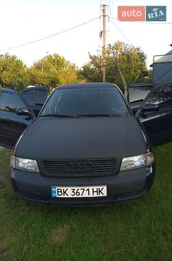 Седан Audi A4 1998 в 