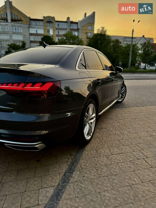 Седан Audi A4 2020 в Івано-Франківську
