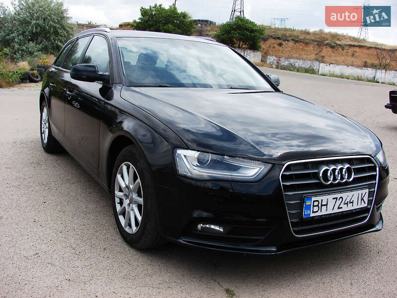 Универсал Audi A4 2015 в 