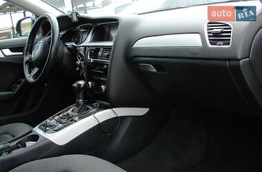 Универсал Audi A4 2015 в 