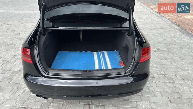 Седан Audi A4 2014 в Овруче