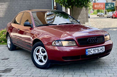 Седан Audi A4 1996 в 