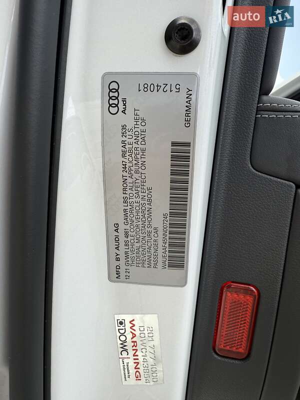 Седан Audi A4 2022 в Виннице