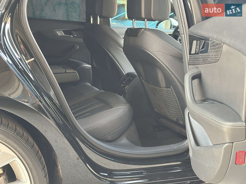 Седан Audi A4 2020 в Києві