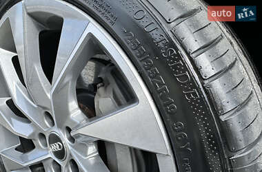 Седан Audi A4 2020 в 