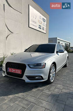 Седан Audi A4 2013 в Луцке