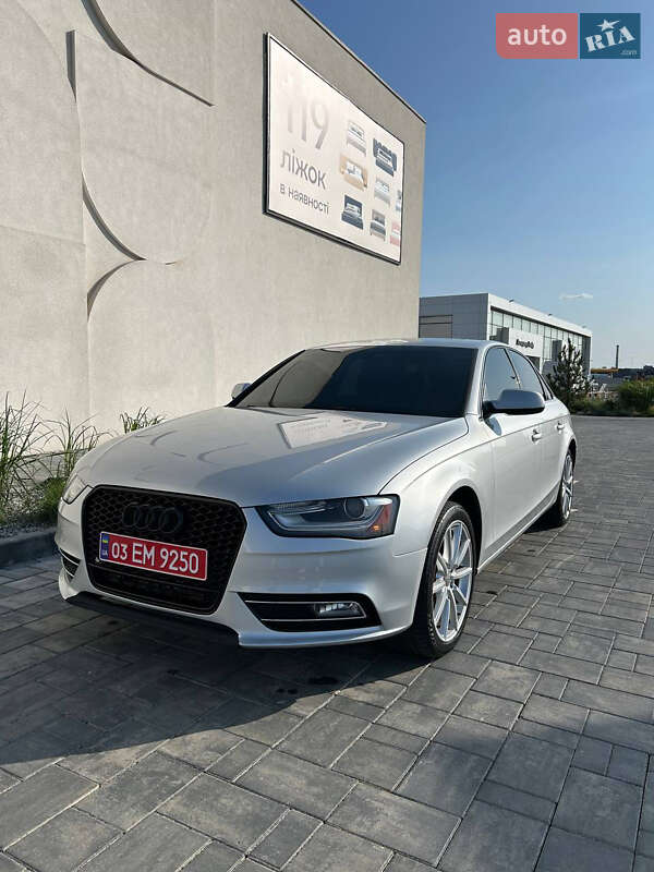 Седан Audi A4 2013 в Луцке