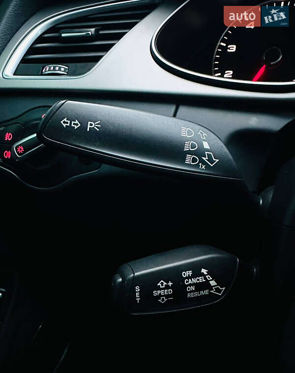 Седан Audi A4 2013 в Луцке