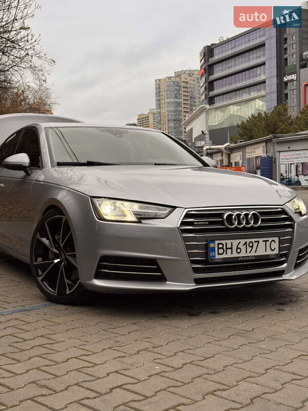 Седан Audi A4 2016 в 