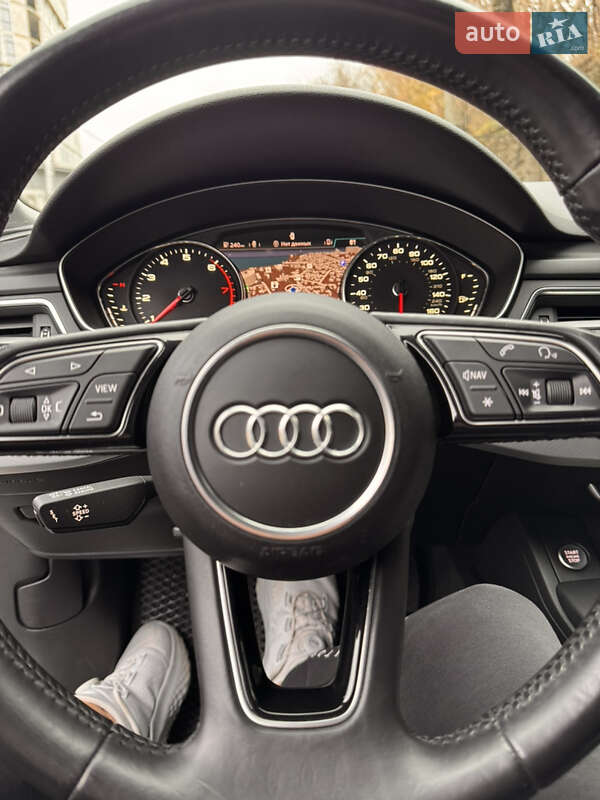 Седан Audi A4 2016 в Одессе