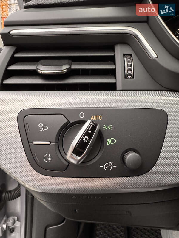 Седан Audi A4 2016 в Одессе