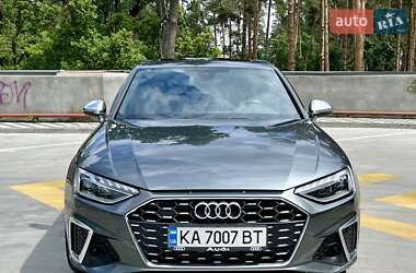 Седан Audi A4 2020 в 