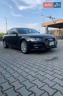 Седан Audi A4 2012 в Львове