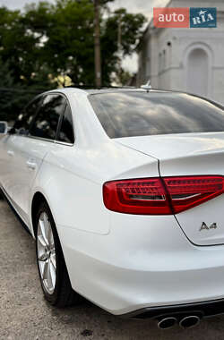Седан Audi A4 2015 в 