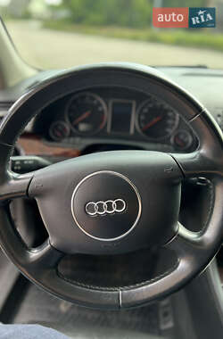 Седан Audi A4 2004 в 