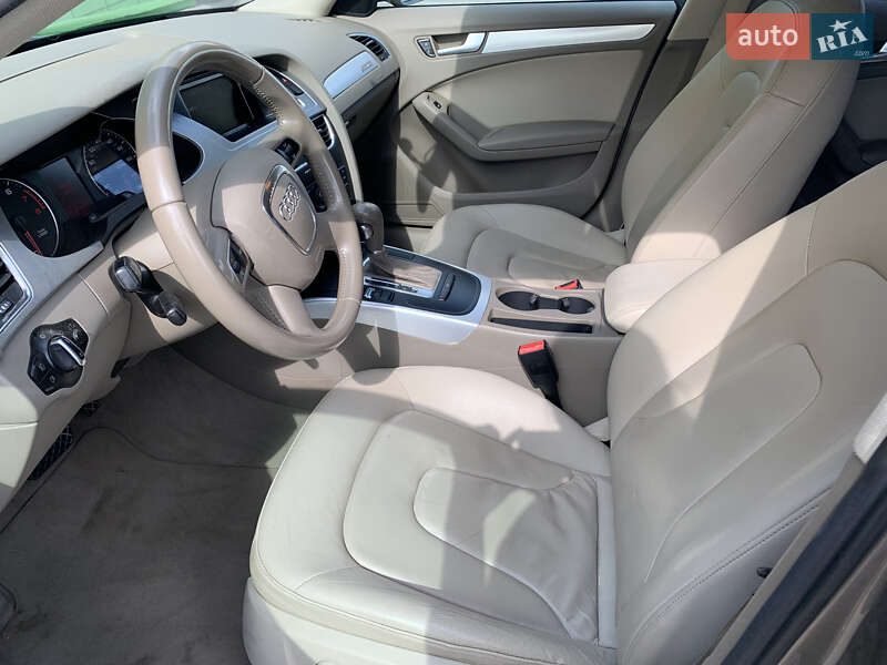 Седан Audi A4 2010 в Ирпене