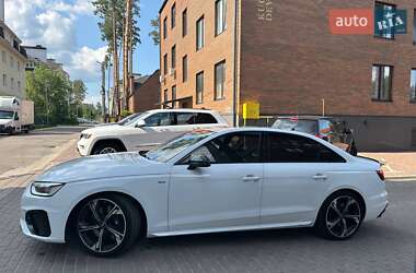 Седан Audi A4 2022 в 