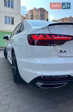 Седан Audi A4 2022 в 