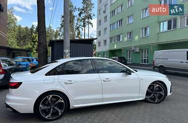 Седан Audi A4 2022 в 