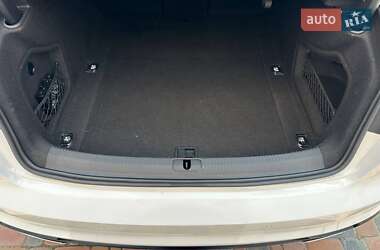 Седан Audi A4 2022 в 