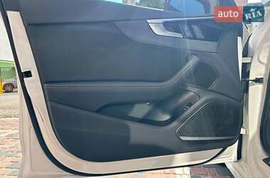 Седан Audi A4 2022 в 