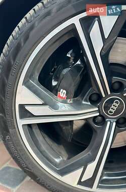 Седан Audi A4 2022 в 