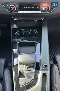 Седан Audi A4 2022 в 