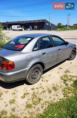 Седан Audi A4 1996 в 
