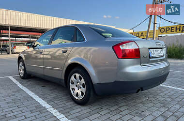 Седан Audi A4 2001 в 