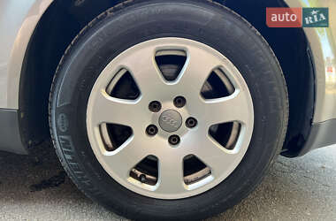 Седан Audi A4 2001 в 