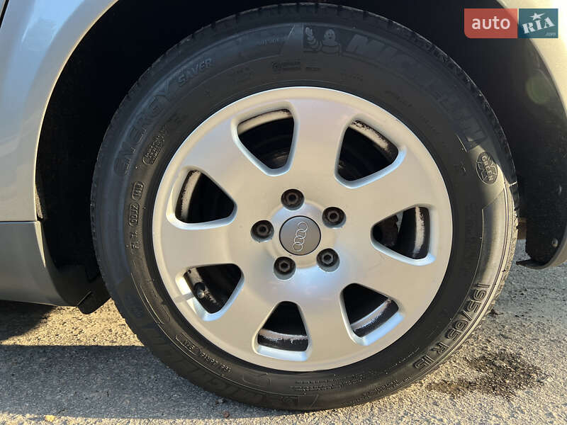 Седан Audi A4 2001 в Києві