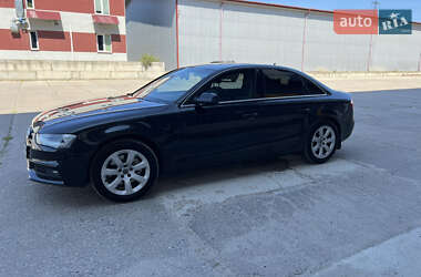 Седан Audi A4 2013 в 